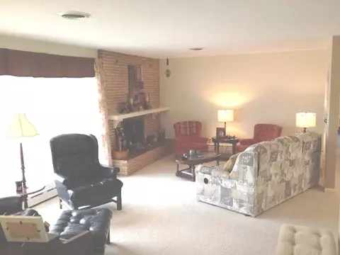 708 8th Ave NW, Mandan, ND 58554 photo 2