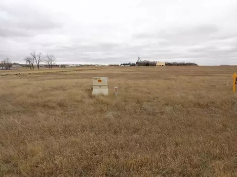 2367 Harmon Ln N, Mandan, ND 58554 photo 3