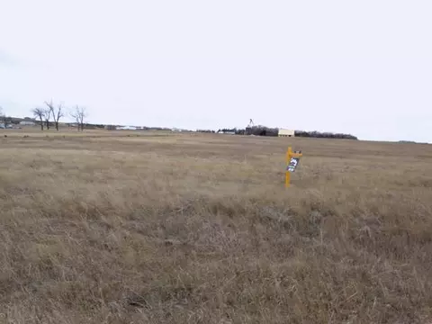 2367 Harmon Ln N, Mandan, ND 58554 photo 2