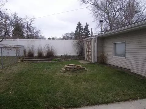 1810 D Ave E, Bismarck, ND 58501 photo 15