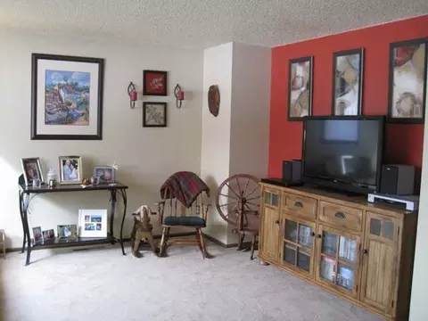 1540 Omaha Dr E, Bismarck, ND 58504 photo 3
