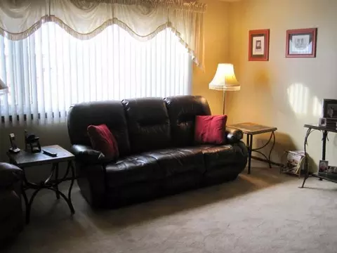 1540 Omaha Dr E, Bismarck, ND 58504 photo 2