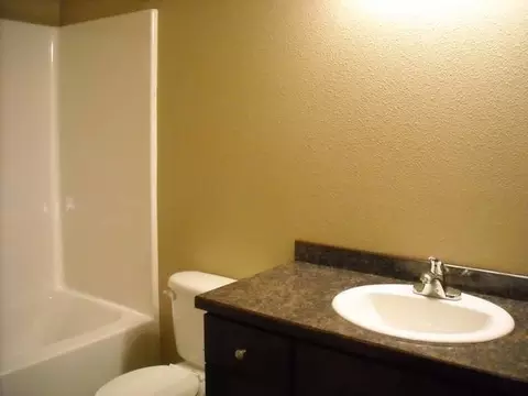 1722 Calgary Lp, Bismarck, ND 58503 photo 9
