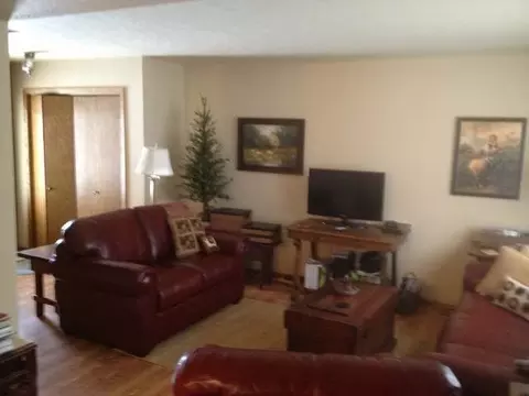 103 Brandon Dr E, Bismarck, ND 58503 photo 2