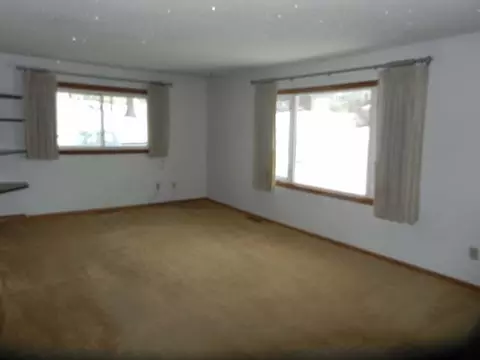 705 Custer Dr, Mandan, ND 58554 photo 4