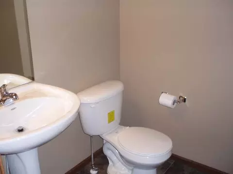 908 Bremner Ave, Bismarck, ND 58503 photo 6