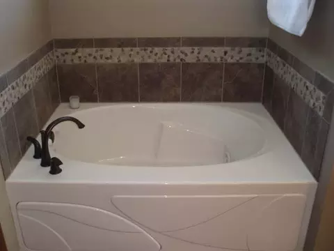 908 Bremner Ave, Bismarck, ND 58503 photo 8