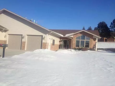 1730 Golf Dr, Bismarck, ND 58503 photo 1
