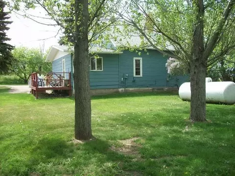 410 Main St, Denhoff, ND 58430 photo 2