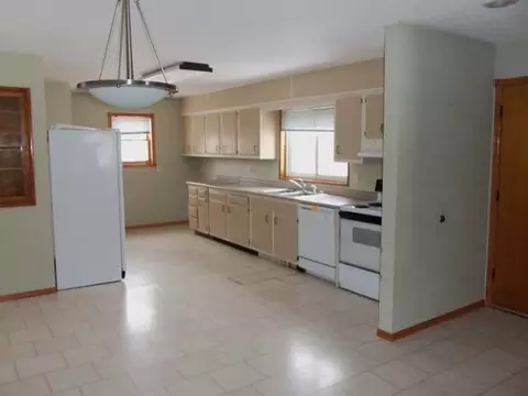 200 12 St NW, Mandan, ND 58554 photo 4