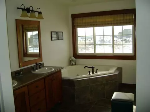 3400 Foxhaven Lp, Bismarck, ND 58503 photo 15