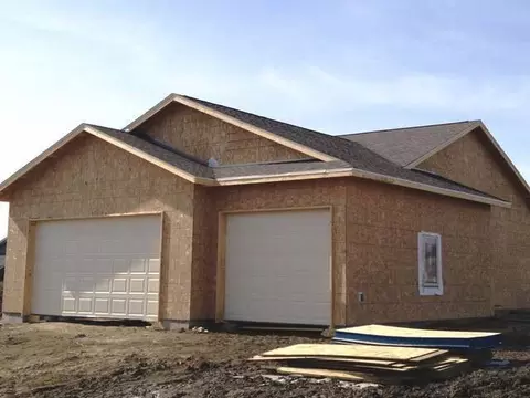 2011 2nd Ave NE, Beulah, ND 58523 photo 2