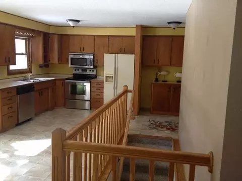 522 Meadow Ln, Bismarck, ND 58504 photo 2
