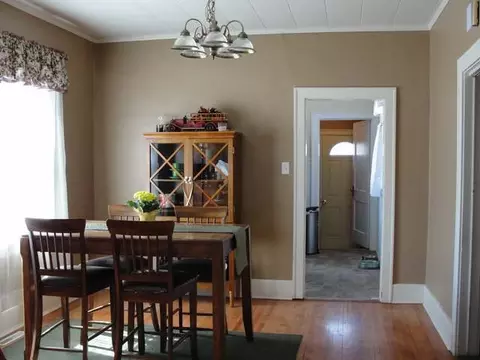 303 Collins Ave, Mandan, ND 58554 photo 2