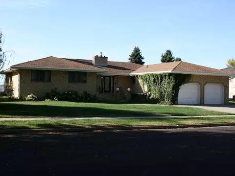 2011 S Grandview, Bismarck, ND 58503 photo 1