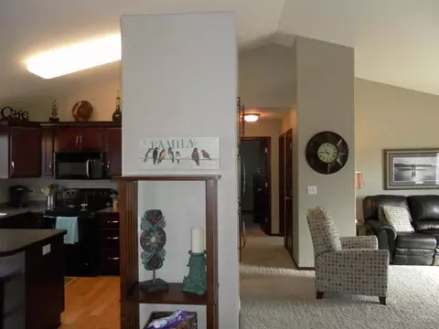 4910 Durango Dr, Bismarck, ND 58503 photo 3