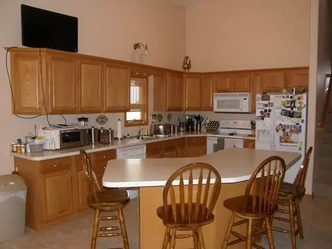 722 Brome Loop, Bismarck, ND 58503 photo 2