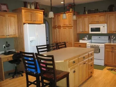 732 Cody Dr, Bismarck, ND 58503 photo 3