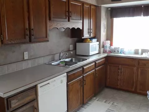 1713 9 Ave SE, Mandan, ND 58554 photo 4