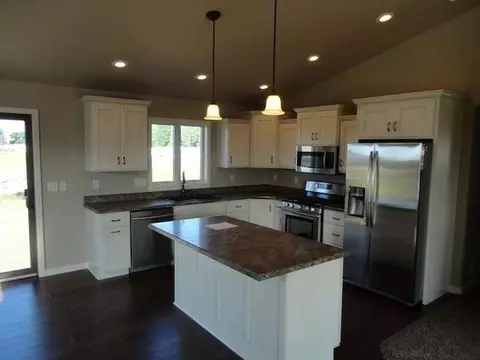 5413 Normandy St, Bismarck, ND 58503 photo 3