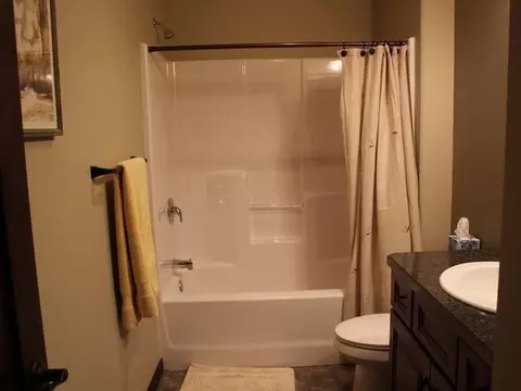 5413 Normandy St, Bismarck, ND 58503 photo 6