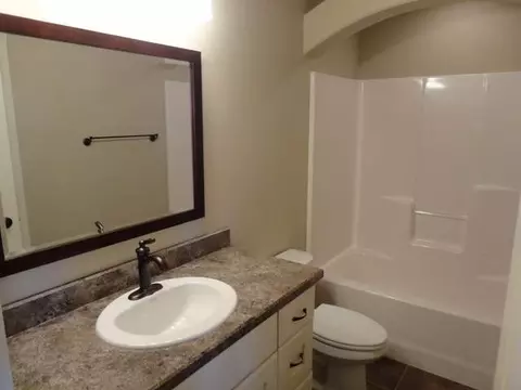 5413 Normandy St, Bismarck, ND 58503 photo 10