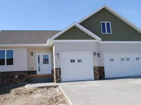 2003 Bay Hill Lp, Bismarck, ND 58503 photo 1