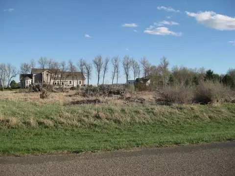 3409 Foxhaven Lp, Bismarck, ND 58503 photo 2