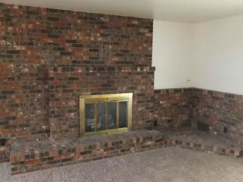 930 Arthur Dr, Bismarck, ND 58501 photo 3