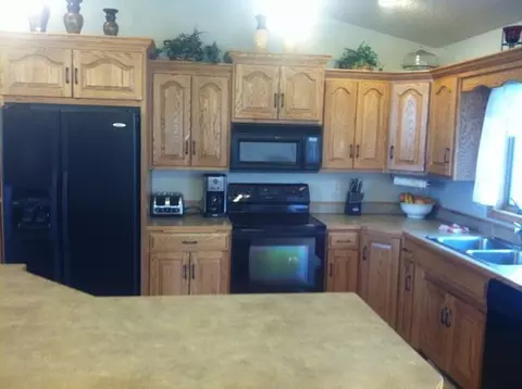 1214 Eagle Crest Lp, Bismarck, ND 58503 photo 8