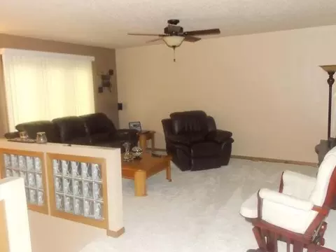 1721 9 Ave SE, Mandan, ND 58554 photo 4