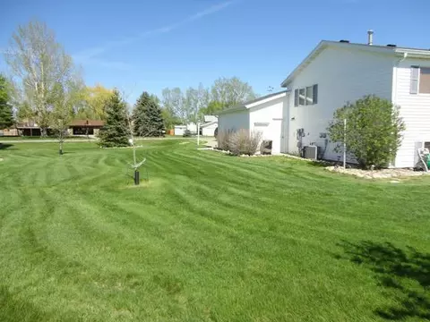 3632 Regent Dr E, Bismarck, ND 58504 photo 16