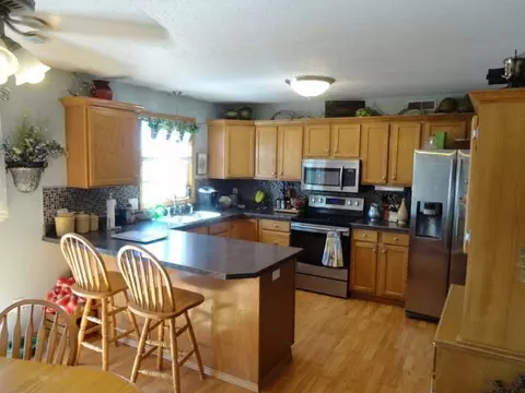 3632 Regent Dr E, Bismarck, ND 58504 photo 2