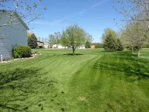 3632 Regent Dr E, Bismarck, ND 58504 photo 17