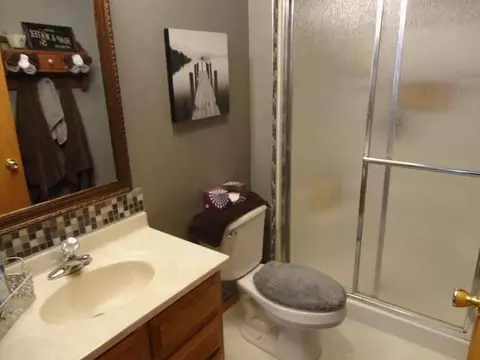 3632 Regent Dr E, Bismarck, ND 58504 photo 10