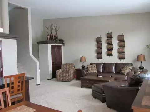 1747 Calgary Lp, Bismarck, ND 58503 photo 3