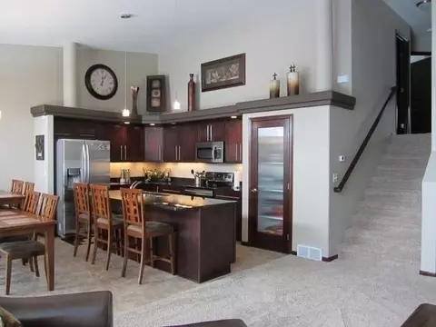 1747 Calgary Lp, Bismarck, ND 58503 photo 2