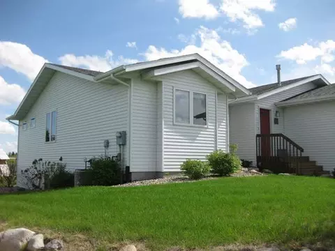 8021 Beacon Lp, Bismarck, ND 58504 photo 15