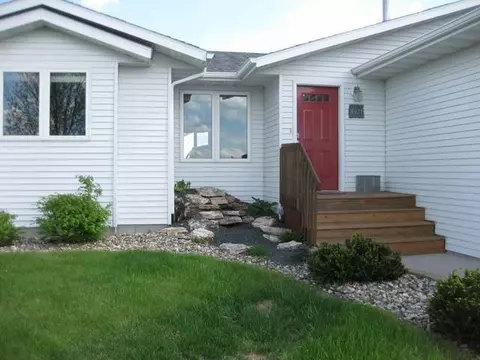 8021 Beacon Lp, Bismarck, ND 58504 photo 19