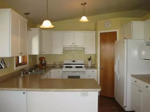 8021 Beacon Lp, Bismarck, ND 58504 photo 18
