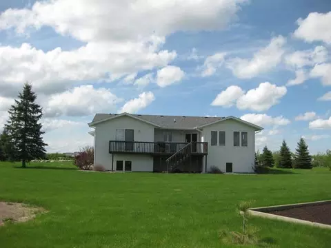 8021 Beacon Lp, Bismarck, ND 58504 photo 13