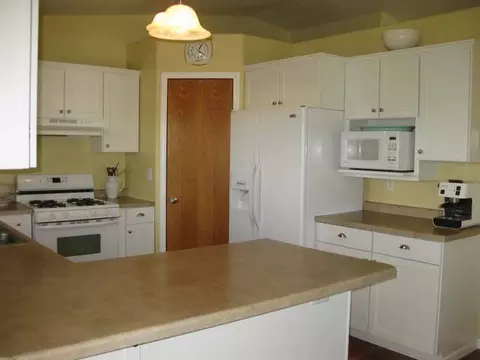 8021 Beacon Lp, Bismarck, ND 58504 photo 16