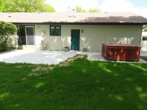 2115 Grant Dr, Bismarck, ND 58501 photo 12