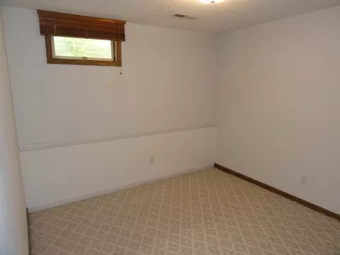 2115 Grant Dr, Bismarck, ND 58501 photo 5