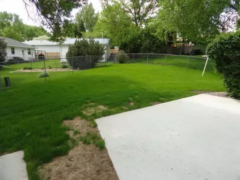2115 Grant Dr, Bismarck, ND 58501 photo 11