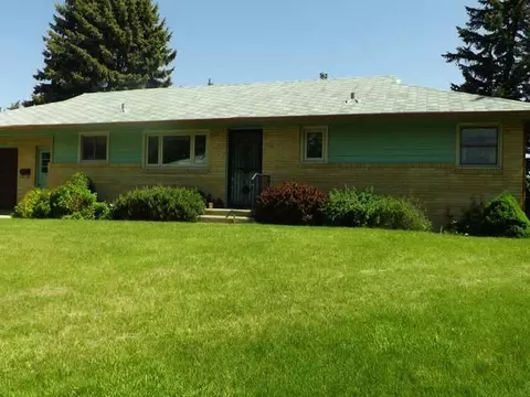 712 Custer Dr, Mandan, ND 58554 photo 1