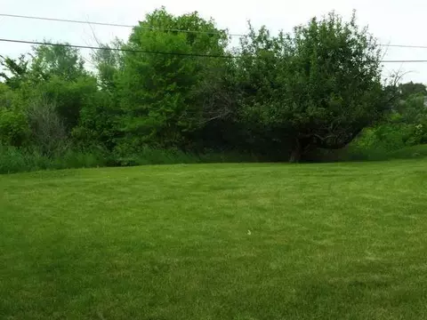 712 Custer Dr, Mandan, ND 58554 photo 2