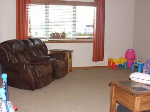 413 Cherrybrook Dr, Bismarck, ND 58503 photo 6