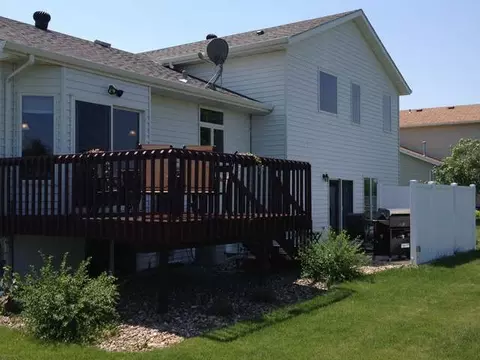 454 Napa Lp, Bismarck, ND 58504 photo 18