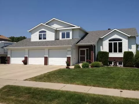 454 Napa Lp, Bismarck, ND 58504 photo 1